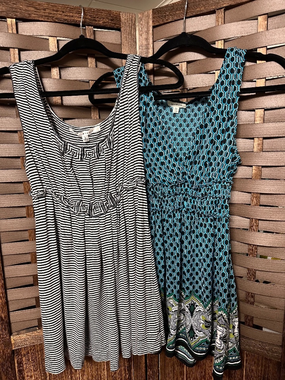 Max studio sleeveless tops